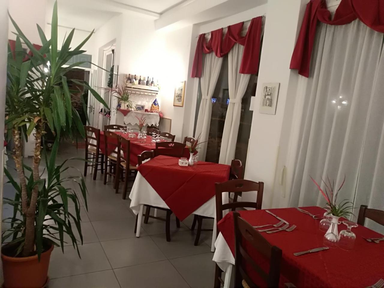 Hotel La Congiura Dei Baroni Teggiano Eksteriør bilde